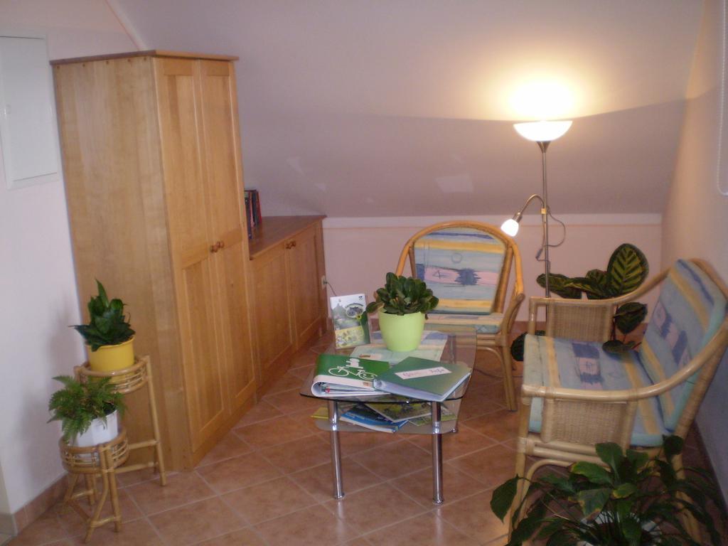 Gaestezimmer Rieder Staatz Exterior photo